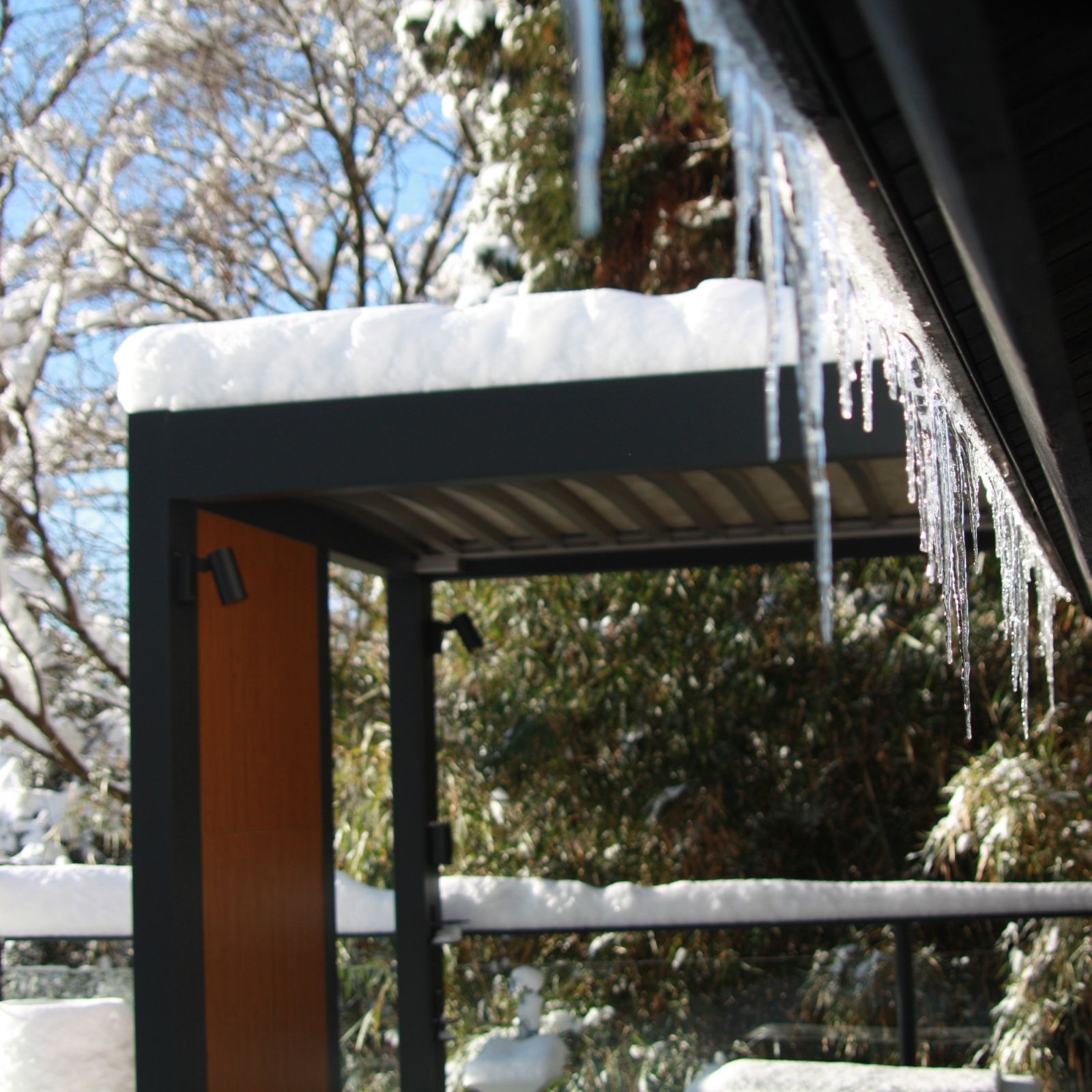 雪景色のテラス