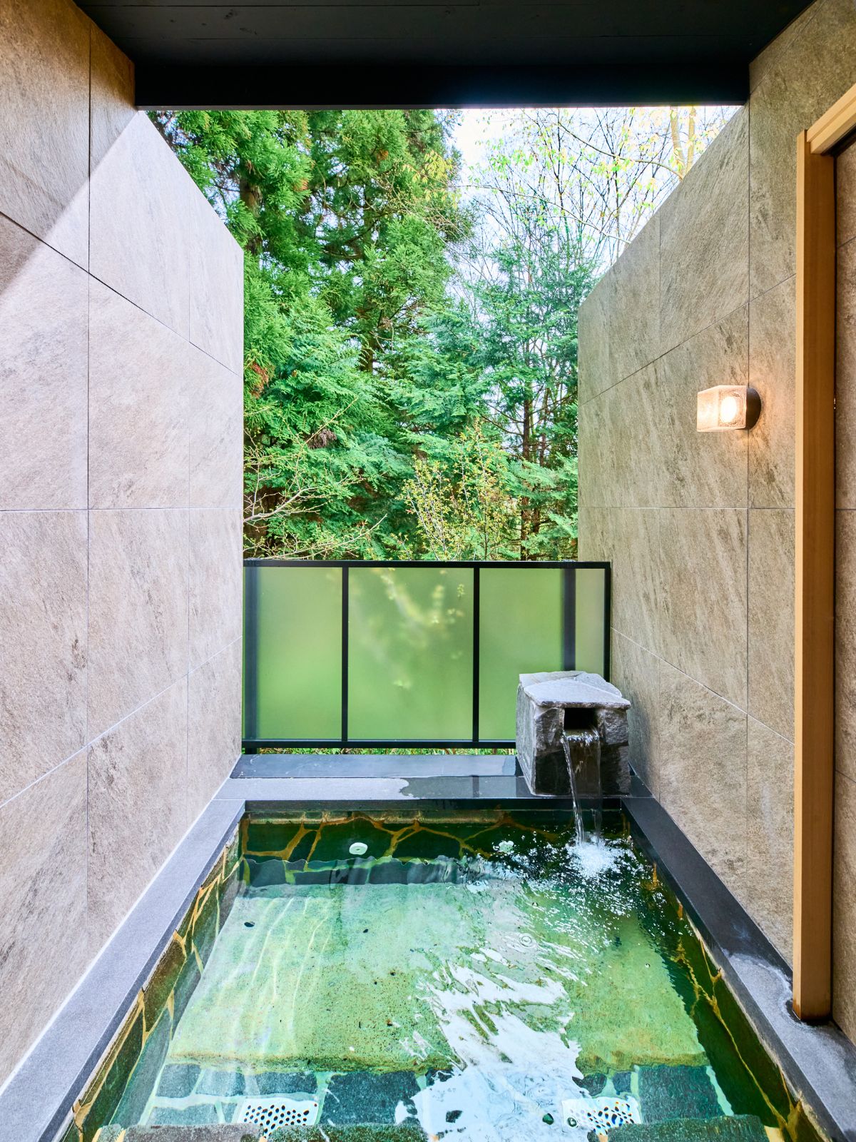 蔵樹の客室・露天風呂